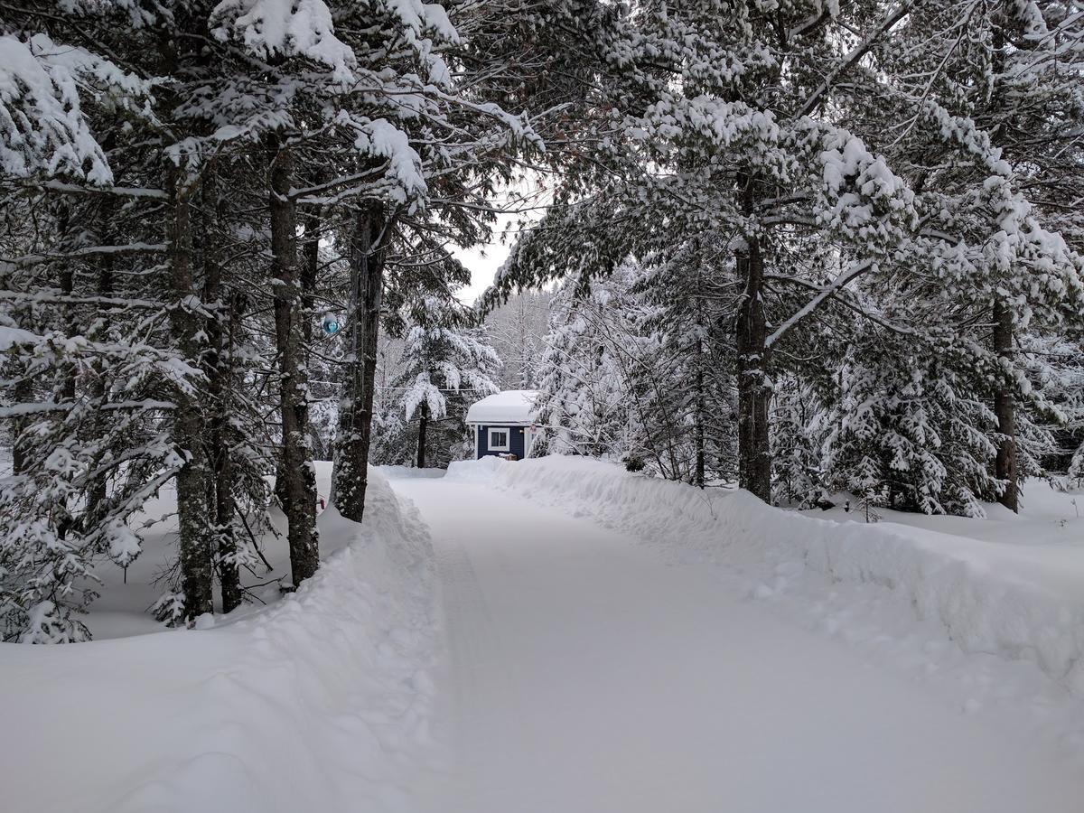 Domaine Des Bec St Alexis Des Monts Villa Сен-Алексис-де-Мон Екстериор снимка